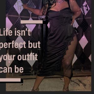 PRETTY LITTLE THING Plus Black Lace Trim Corset Midi Dress